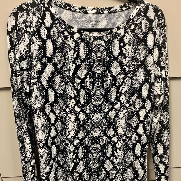 Calvin Klein - Picture 1 of 3